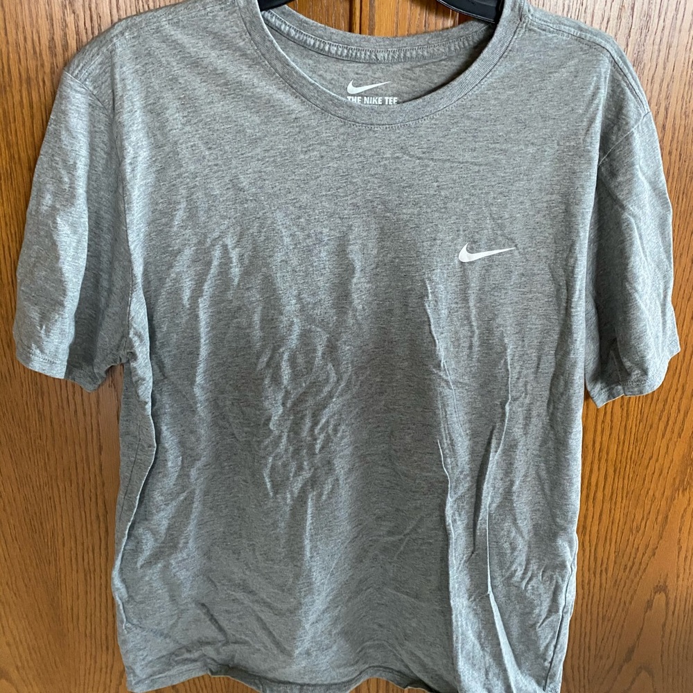 Nike Men’s XL Cotton Athletic Grey Shirt